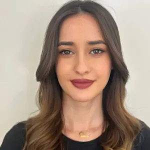 Garde d'enfants — disponible jour et nuit