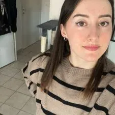 Baby-sitter expérimentée et sérieuse 