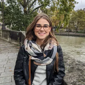 Babysitter douce et bienveillante 