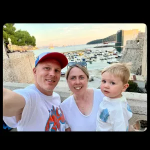 English speaking temporary childcare 