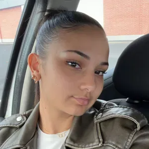 Baby-Sitter Expérimenté à Chatel-Guyon