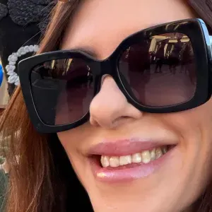 Cerco addetta allepulizie casa )