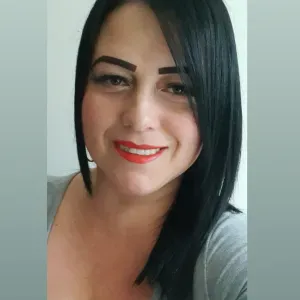 Femme de menage, promeneuse des chians 