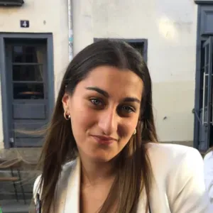 Étudiante en recherche de baby-sitting 