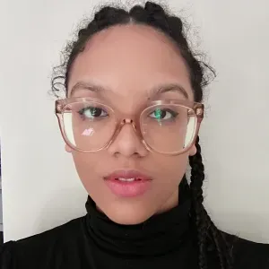 Babysitter et étudiante dans le professorat