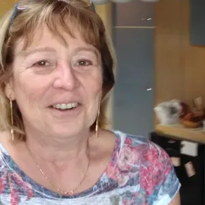 Mamy-sitter patiente et bonne pâtissière 