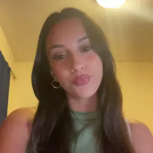 baby-sitter de 19 ans (étudiante)