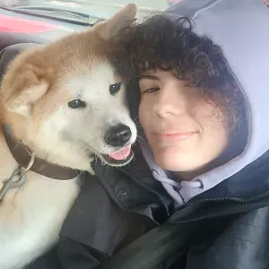 Pet-Sitter à Bry-sur-Marne et propriétaire d'une Akita