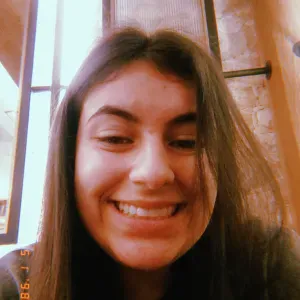 Baby-sitter com experiência no Porto 