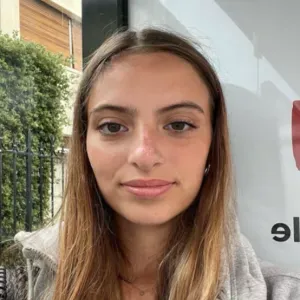 Baby-sitter près de Paris avec un peu d'expériences. 