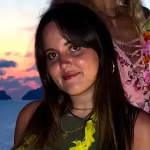 Babysitter attenta e disponibile a Napoli centro 