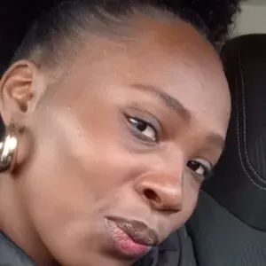 Employée de ménage à Paris. 