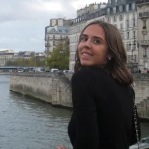 Étudiante baby-sitter Angers !