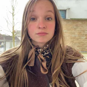 Baby-sitter étudiante autour de Vaumas 