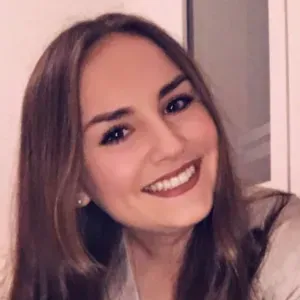 Aide soignante à domicile : personnes âgés et enfants. 