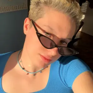  Babysitter dolce e creativa, come una sorella maggiore