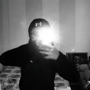 Addetta alle pulizie a nuvolento