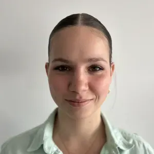 Baby-sitter disponible à tout moment