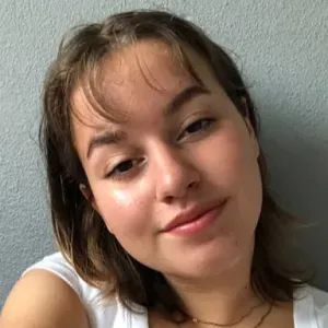 Baby-sitter étudiante à Rouen et ses périphériques