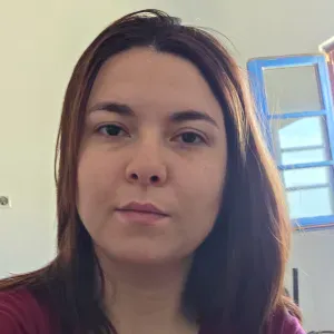 Procuro ama/baba