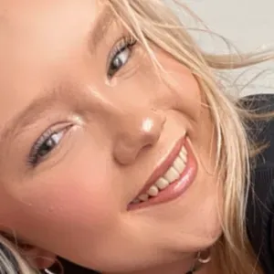 Baby-sitter à Paris 1 ans d'expérience 