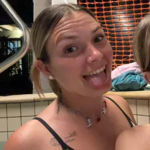Baby sitter expérimentée aux alentours de la Garde 