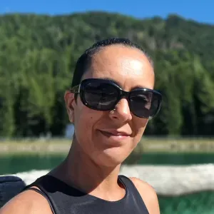 Addetta alle pulizie precisa e responsabile