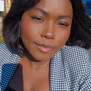 Baby-sitter , garde d'enfant à domicile 