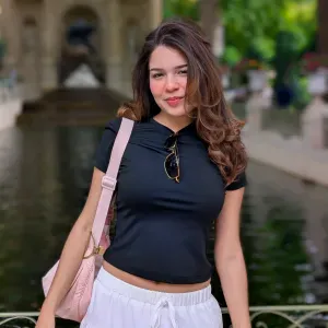 Femme de ménage sérieuse et organisée