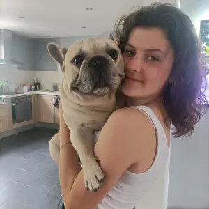 jeune pet sitter pour promenade et visite domicile