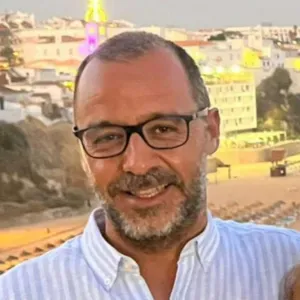 Busco cuidadora y tareas de la casa por las mañanas