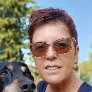 Cerco una persona x pulizie di casa .vetri bagno