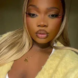 baby sittier attentionnée disponible des maintenant