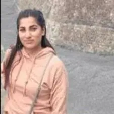 Hola busco trabajo de niñera a tiempo parcial.