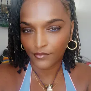 Nounou  diplômée BEP ASSP disponible en Guadeloupe