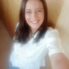 Faco limpezas ao domicilio.trato da roupa e cozinho