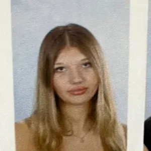 Baby-sitter après les cours et les week-ends