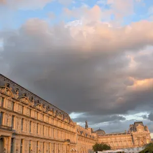 Baby-sitter expérimenté a port la nouvelle 