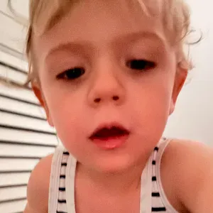 Cherche baby sitter - du  20 au 24 avril matin