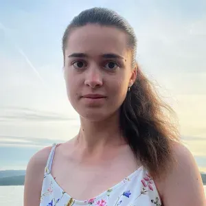 Chica checa de 22 años trabajdora y detallista