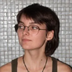 Femme de ménage à Marseille en juillet 