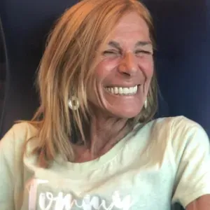 Signora per pulizie domestiche, ordinarie e saltuarie