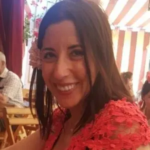 Cuidadora mientras les enseño ingles y/o frances