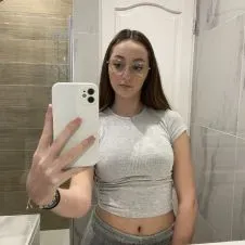 Baby-sitter joyeuse et créative 