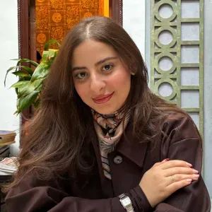 Je cherche une femme de ménage. 