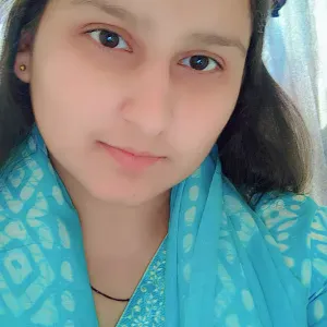 Babysitter Available in Berlin.