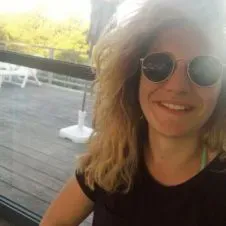 Jeune étudiante de 26 ans ayant de l'expérience