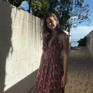 Baby-sitter de 20 ans qui adore voir évoluer les enfants