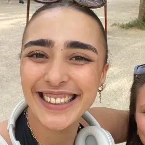 Babysitter bilingue située proche la Défense !