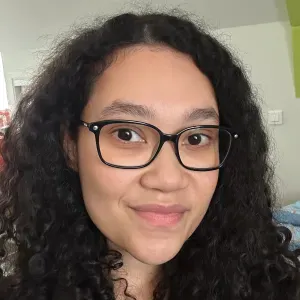 Baby-sitter sur Evrecy. 